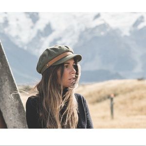 Foster green cotton will and bear hat small